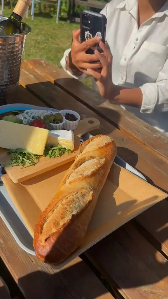 Salomé Akuxi_New Lodge Vineyard_Earls Barton_review