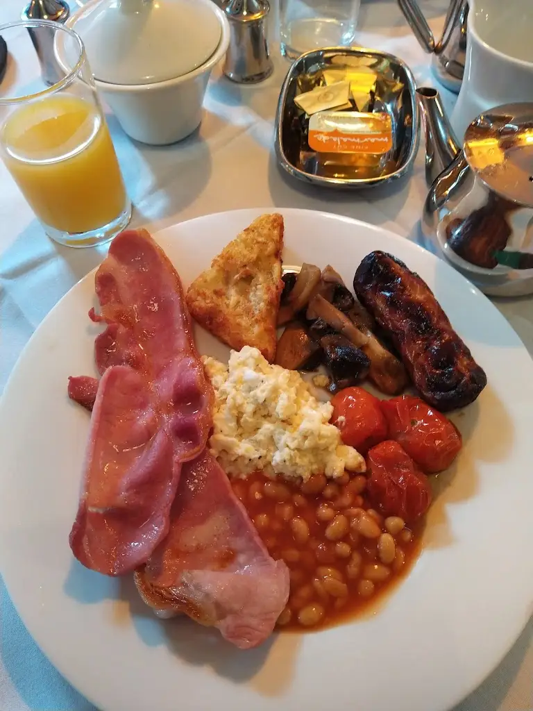 Mari-Louise Nawrattel_Holiday Inn Express Colchester by IHG_East Bergholt_review