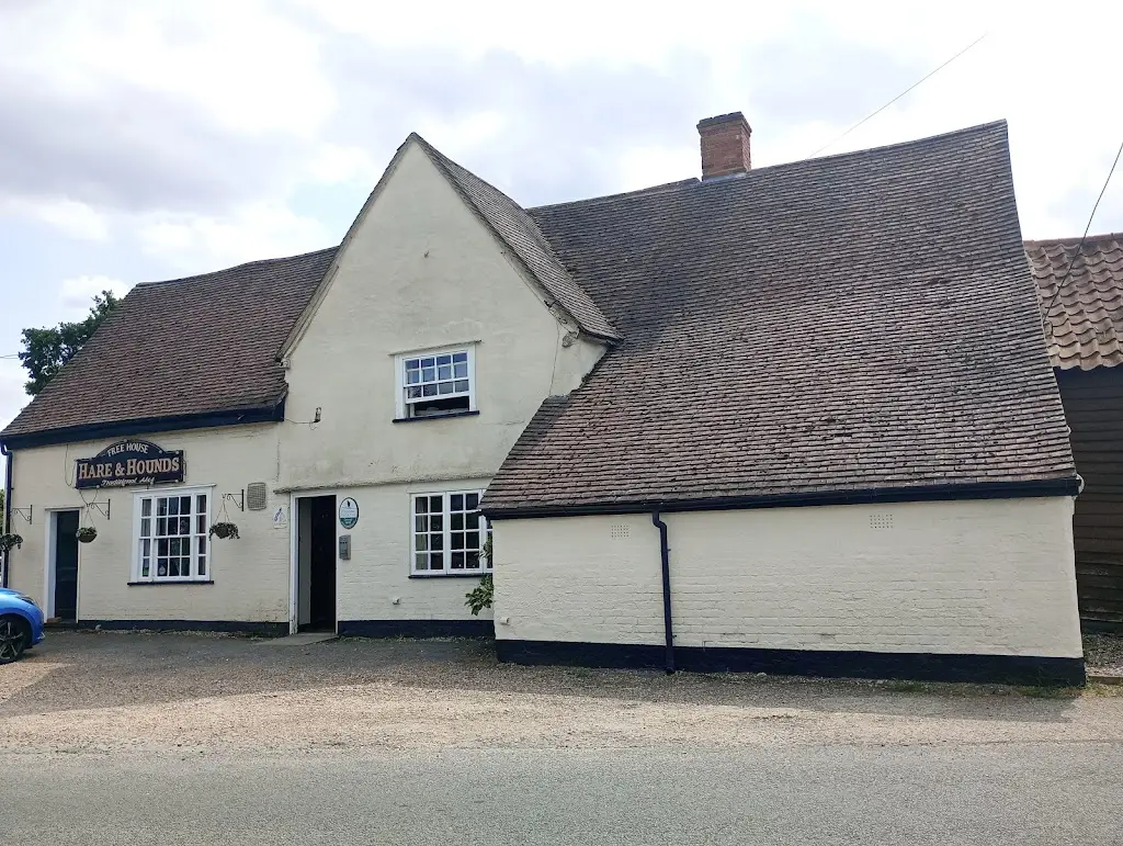 Carolyn Gray_Hare and Hounds East Bergholt_East Bergholt_review