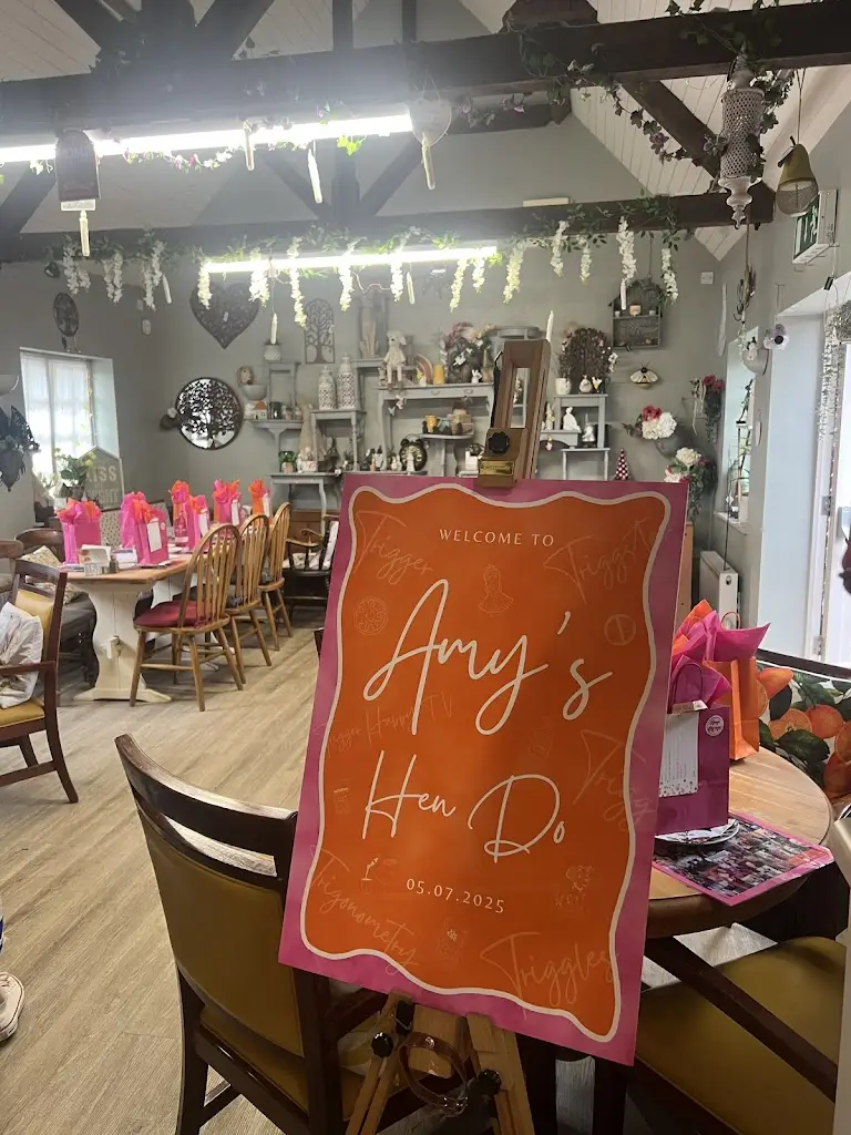 Amy Trigg_Oranges & Lemons_East Bergholt_review