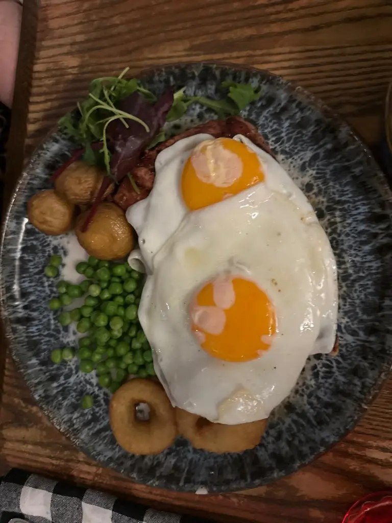 Jo Tomlin_Black Horse Public House_East Hanney_review