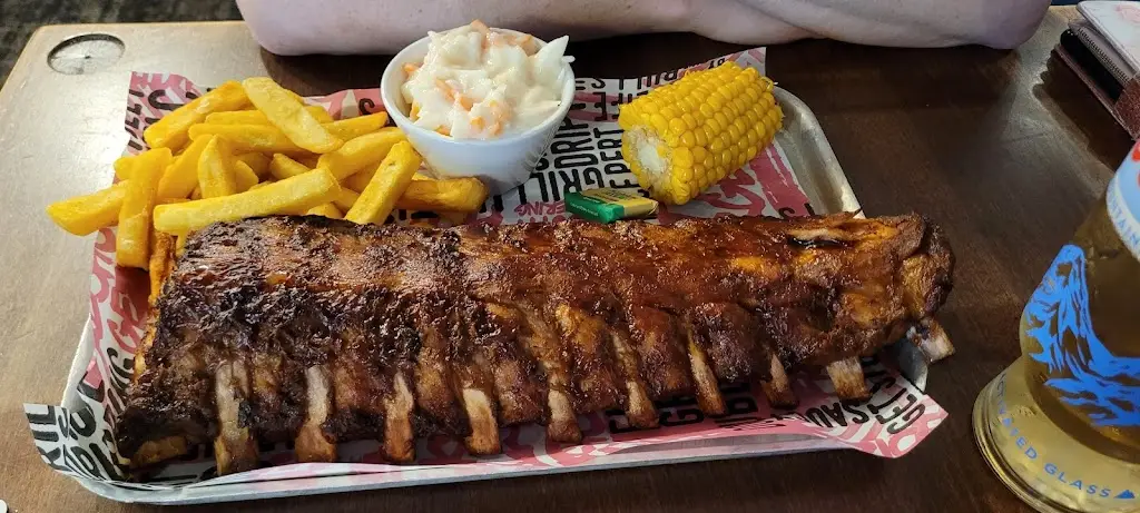 Ben Dearden_Bay Horse_Ashton in Makerfield_review