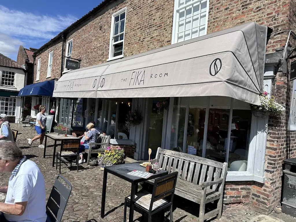 Hotwheels Sy handcycle camper_The Fika Room_Easingwold_recensione