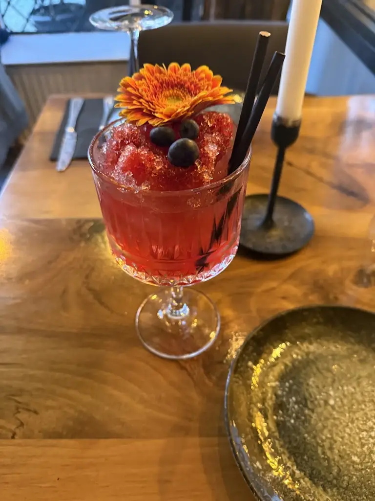 Alin Comaneci_Rocca Mediterranean Kitchen & Cocktail Bar_East Grinstead_review
