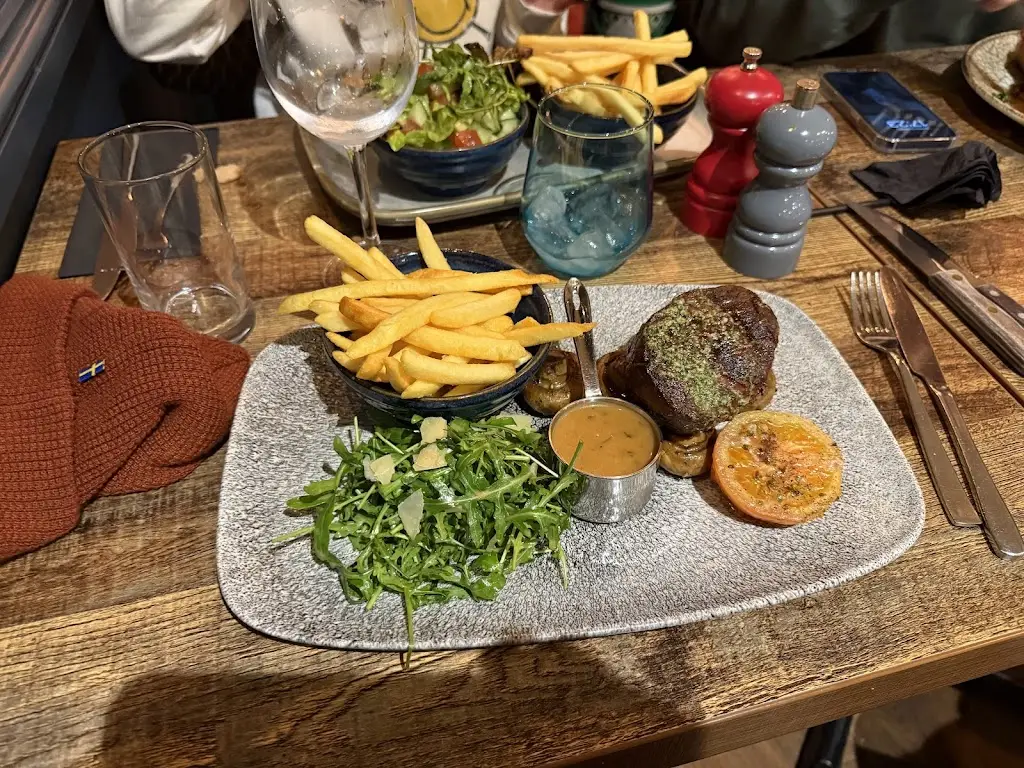 Ruaraidh MacLeod_Aqua Bar & Kitchen_East Grinstead_review
