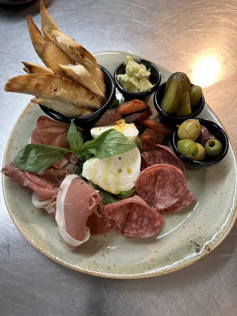 Aqua Bar & Kitchen_East Grinstead_slider_image_3