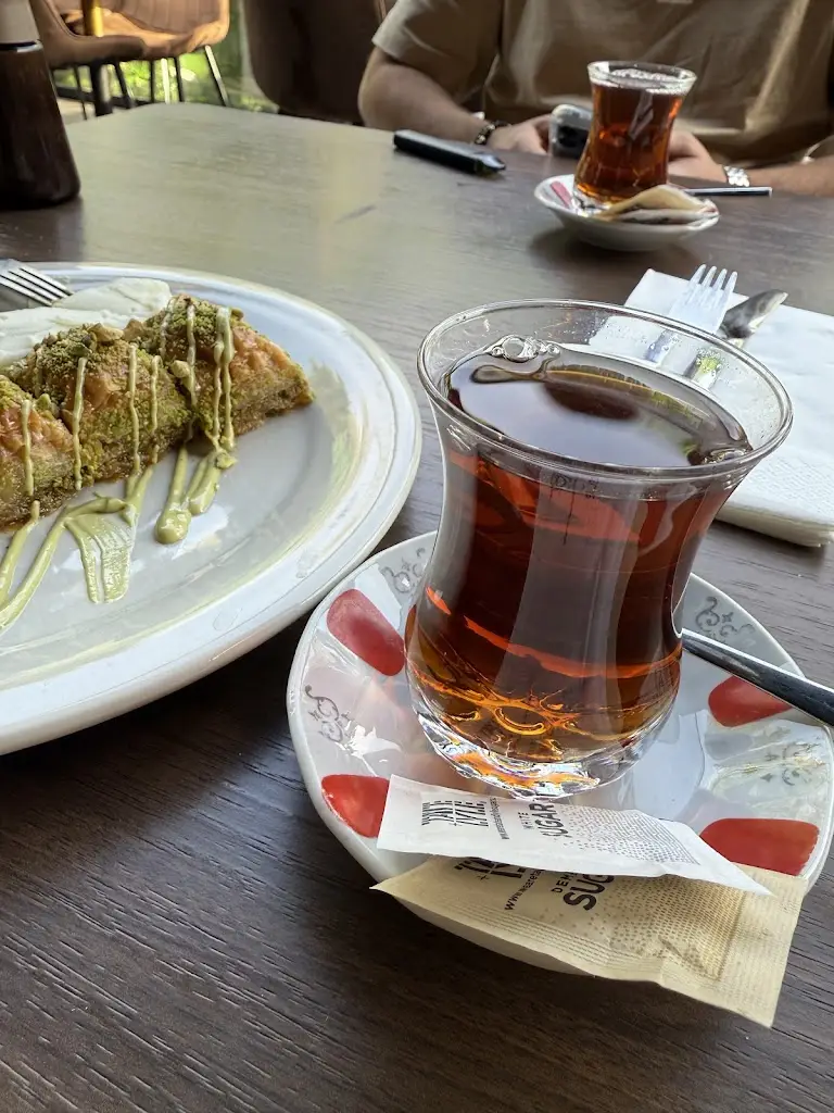 Catalina Elena_Irmak Lounge_Dunstable_review