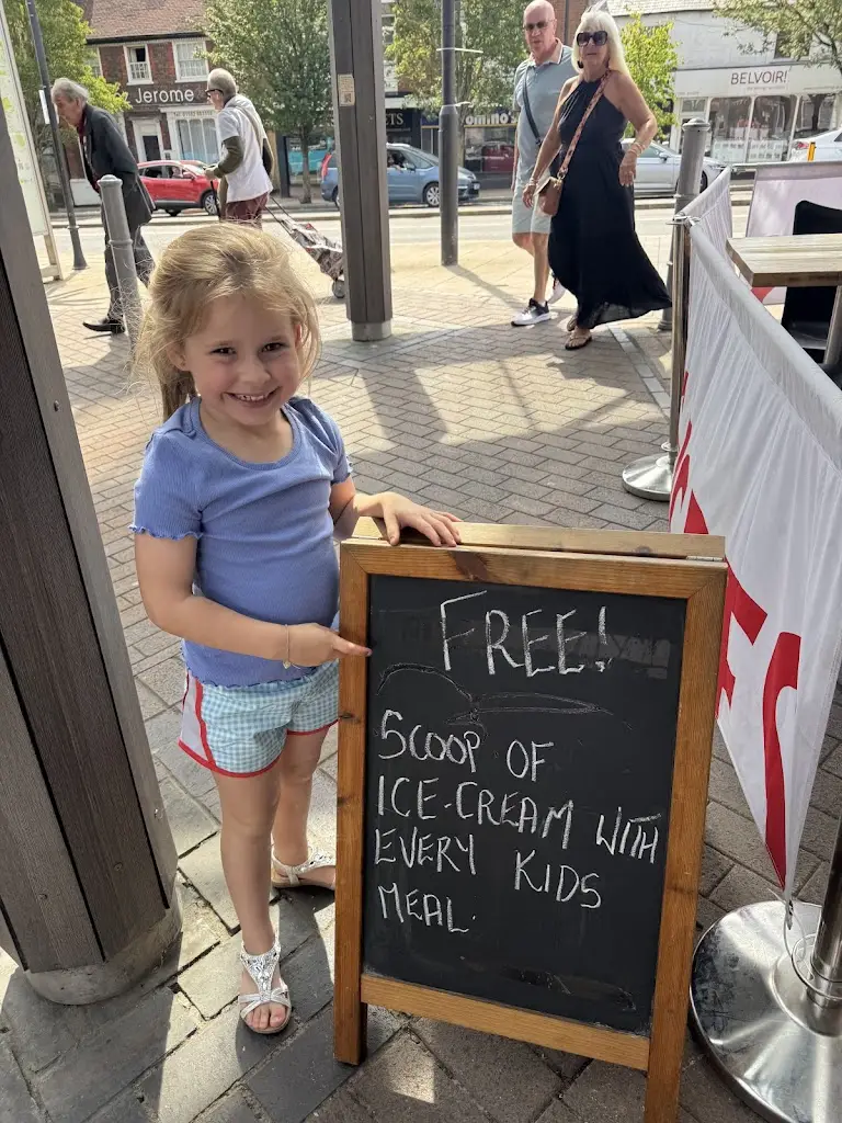 james read_Kazmicks Restaurant_Dunstable_reseña