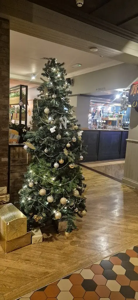 Joanna Steffan_Halfway House Beefeater_Dunstable_review