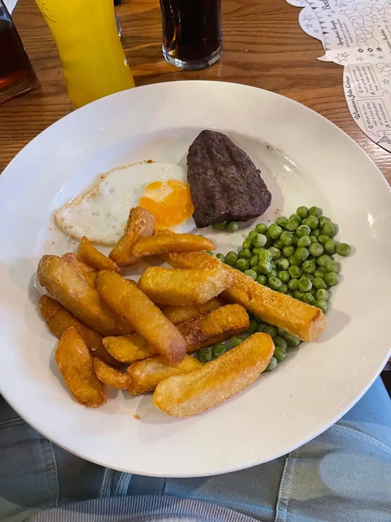 Tanya Bailey_Halfway House Beefeater_Dunstable_review