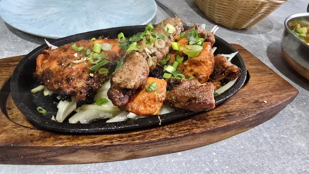 Mohammed Iqbal_Abbas Curry Lounge_Dunstable_review