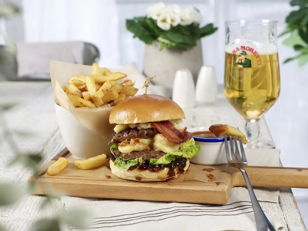 The White Lion_Dunstable_slider_image_2