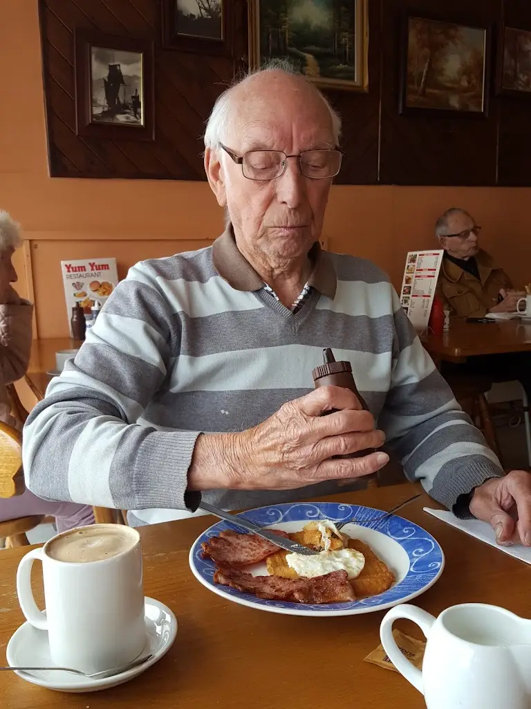 Menu_Yum Yum Café_Dunstable_image_8