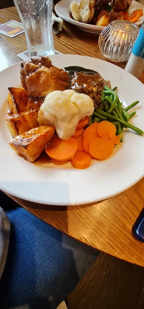 Suzanne Edwards_The White Swan Inn_Dunstable_review
