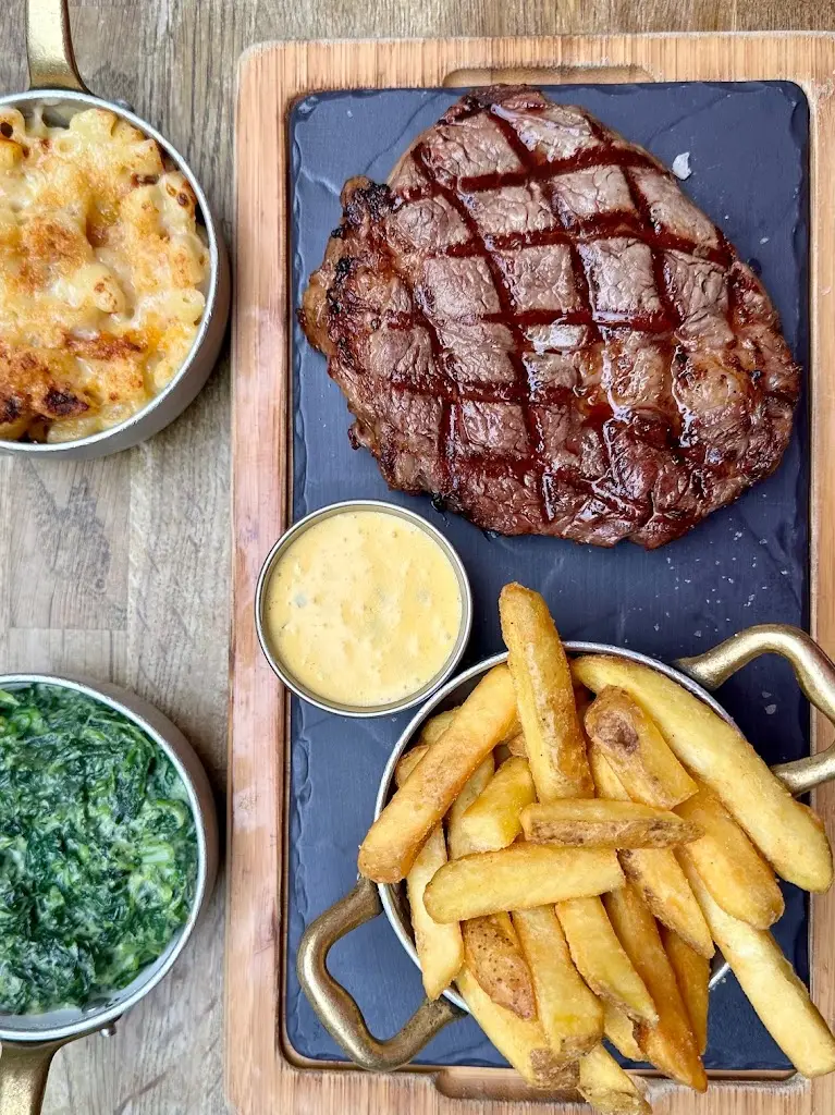 Roxie Steak_Earlsfield_slider_image_3