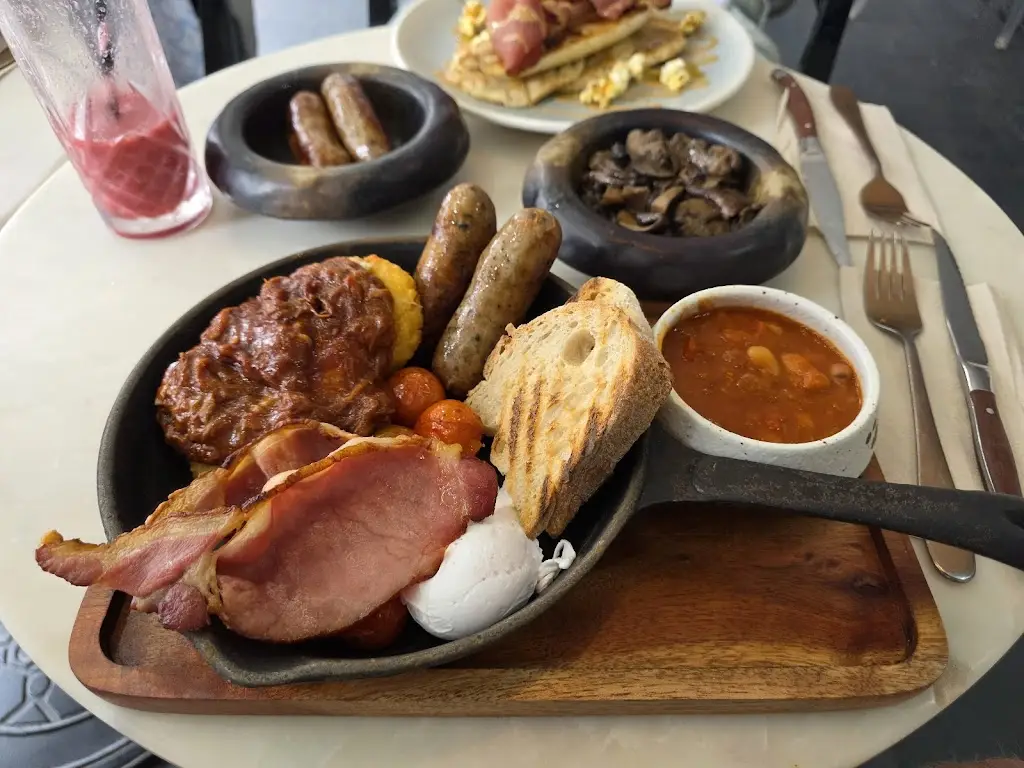 George Birley_The Eclectic Collection_Earlsfield_review