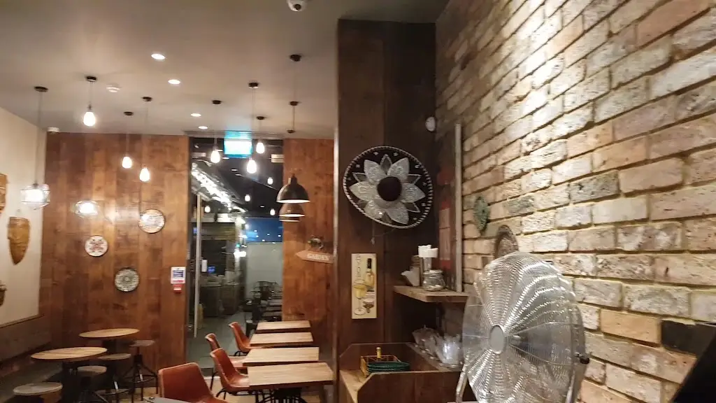 Burrito Mex (حلال) Earlsfield_Earlsfield_slider_image_2