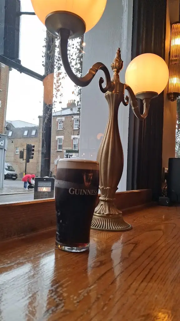 Mela Guasta_The Wandle_Earlsfield_review