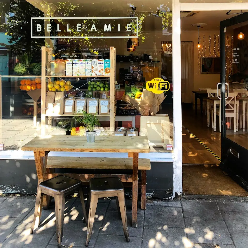Belle Amie restaurant in Earlsfield
