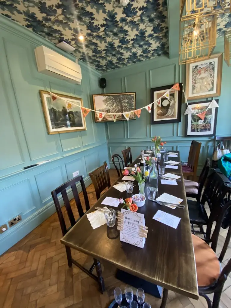 Bridget de Villiers_Halfway House_Earlsfield_review