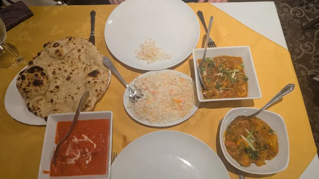 Curry Lounge_Ashton in Makerfield_slider_image_3