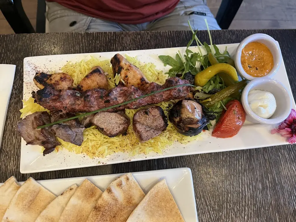 Mezzet Restaurant_East Molesey_slider_image_3