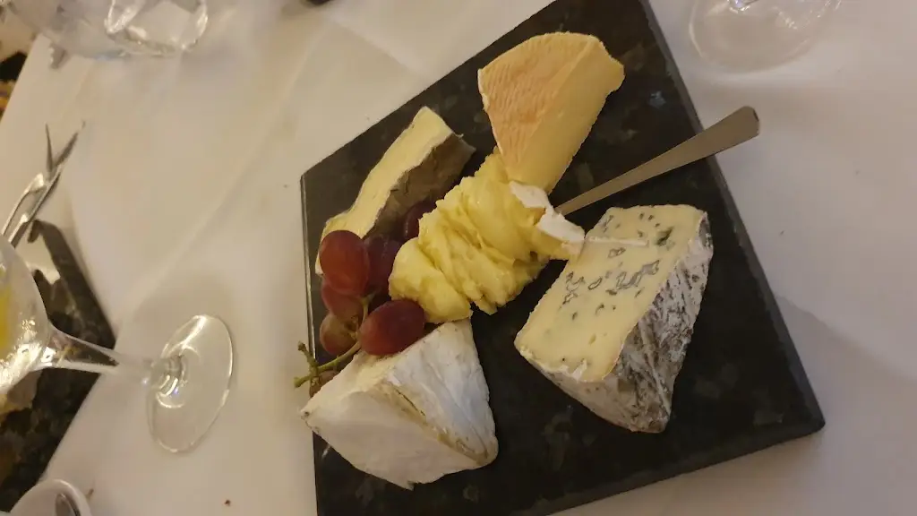 Menu_Le Petit Nantais_East Molesey_image_7