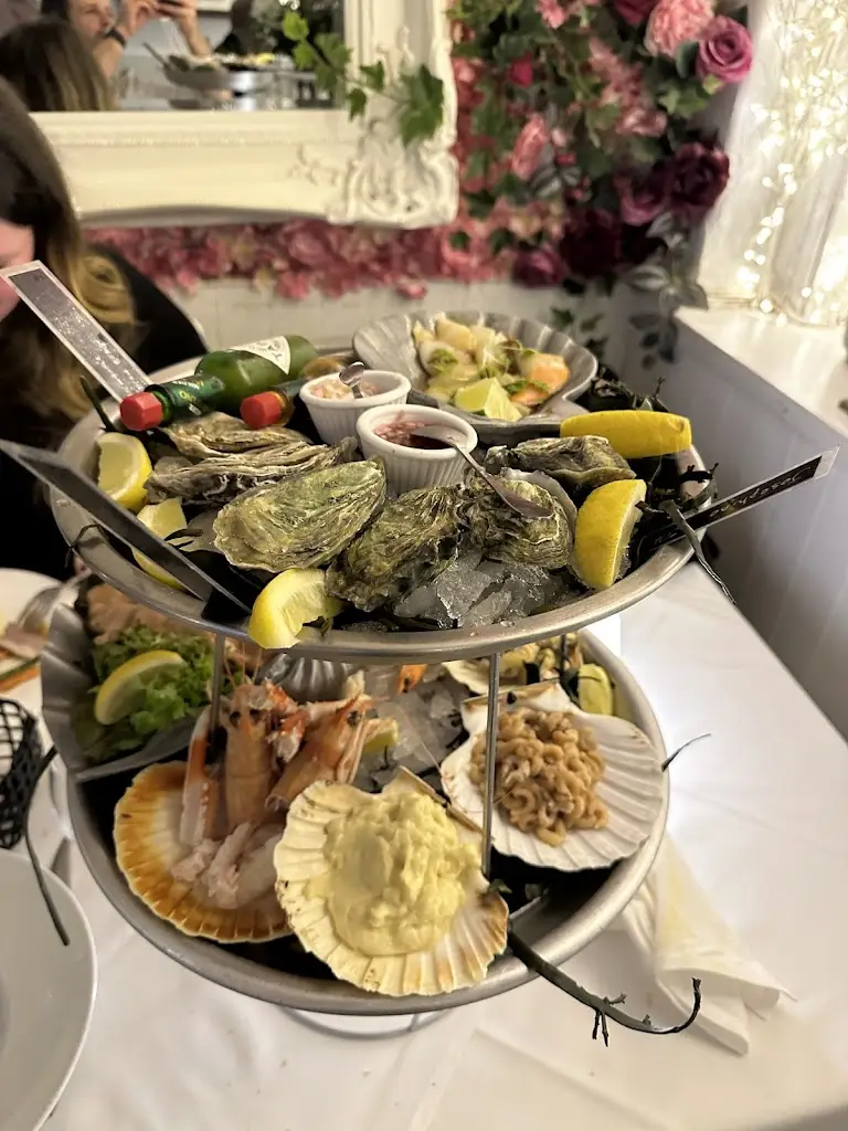 Le Petit Nantais_East Molesey_slider_image_2