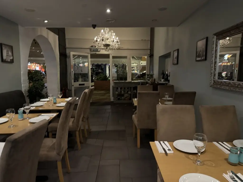 Meera “miimii” Patel_Restaurant Averna_East Molesey_review