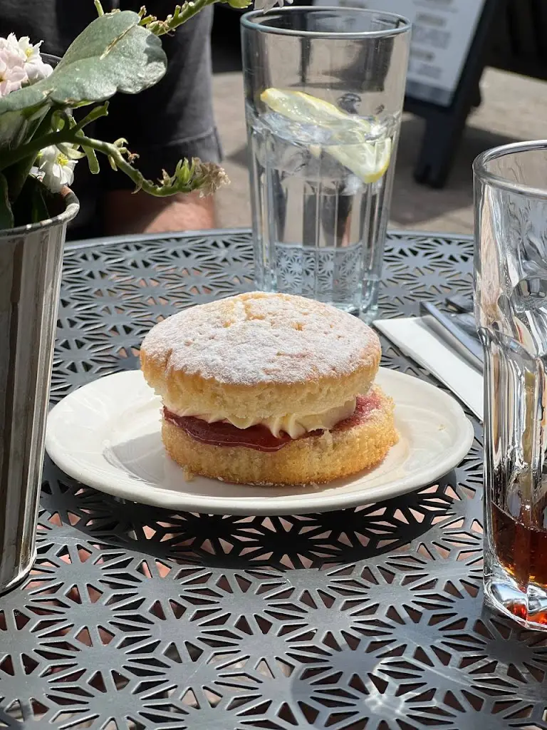 Arash Karimi_Henry's Kitchen_East Molesey_review