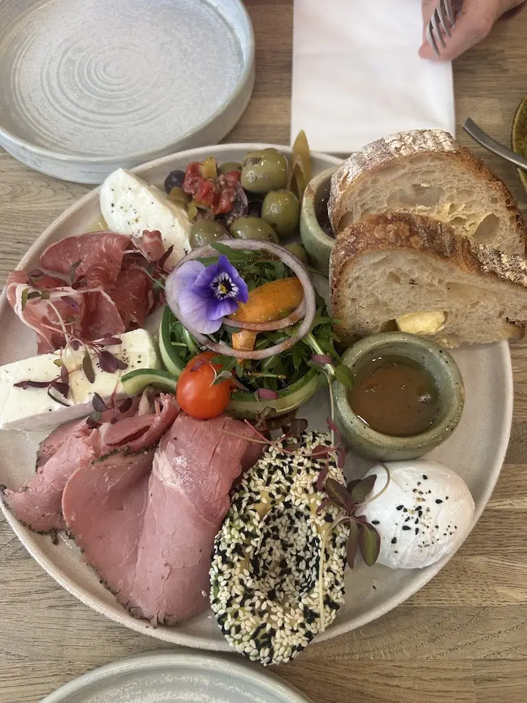 Lisa Hawkins_Henry's Kitchen_East Molesey_review