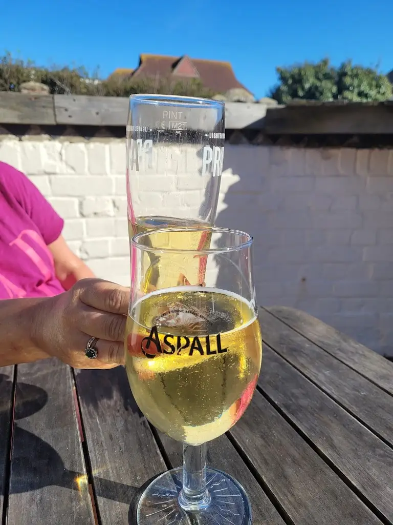 Sandy Taylor_The Shore Inn_East Wittering_review