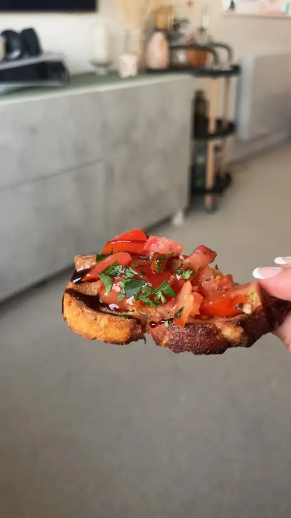 Ashleigh Buckland_Rosario’s_East Wittering_review