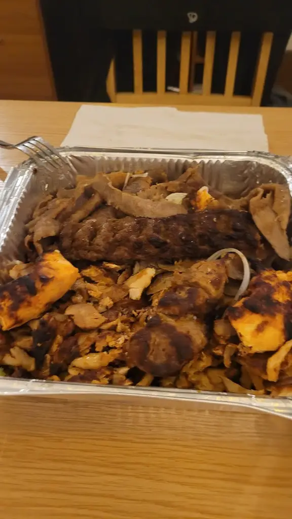 Viktorija Dimova-Ginojana_East Peckham Kebab & Pizza_East Peckham_review