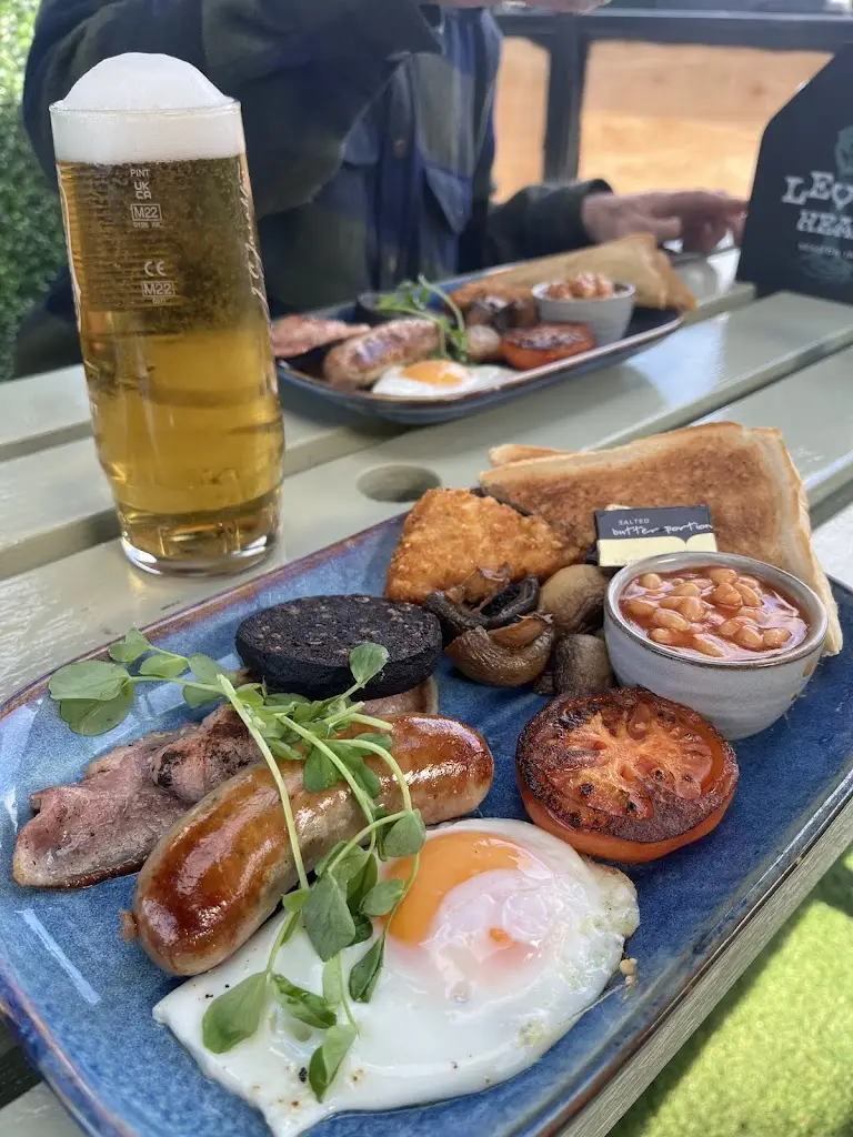 Peter Blake_The Ship_East Tilbury_review