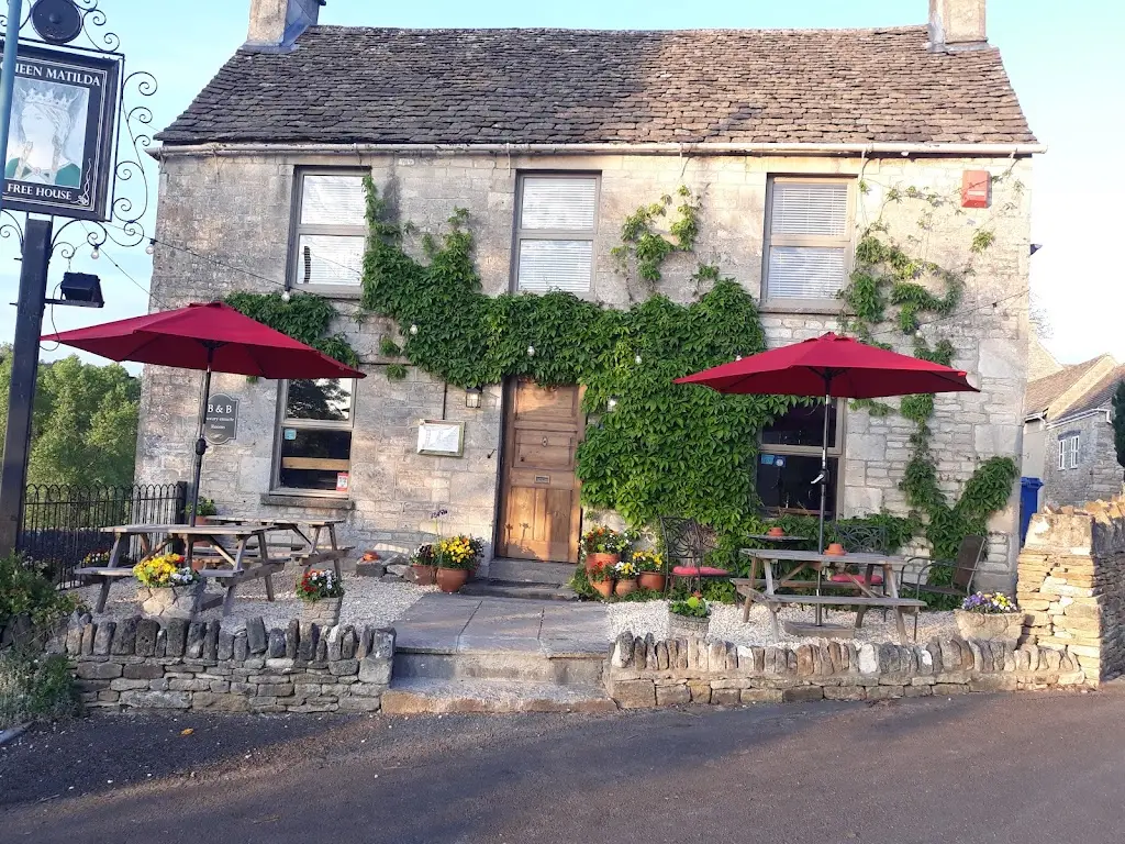 Queen Matilda Country Rooms_Avening_slider_image_2