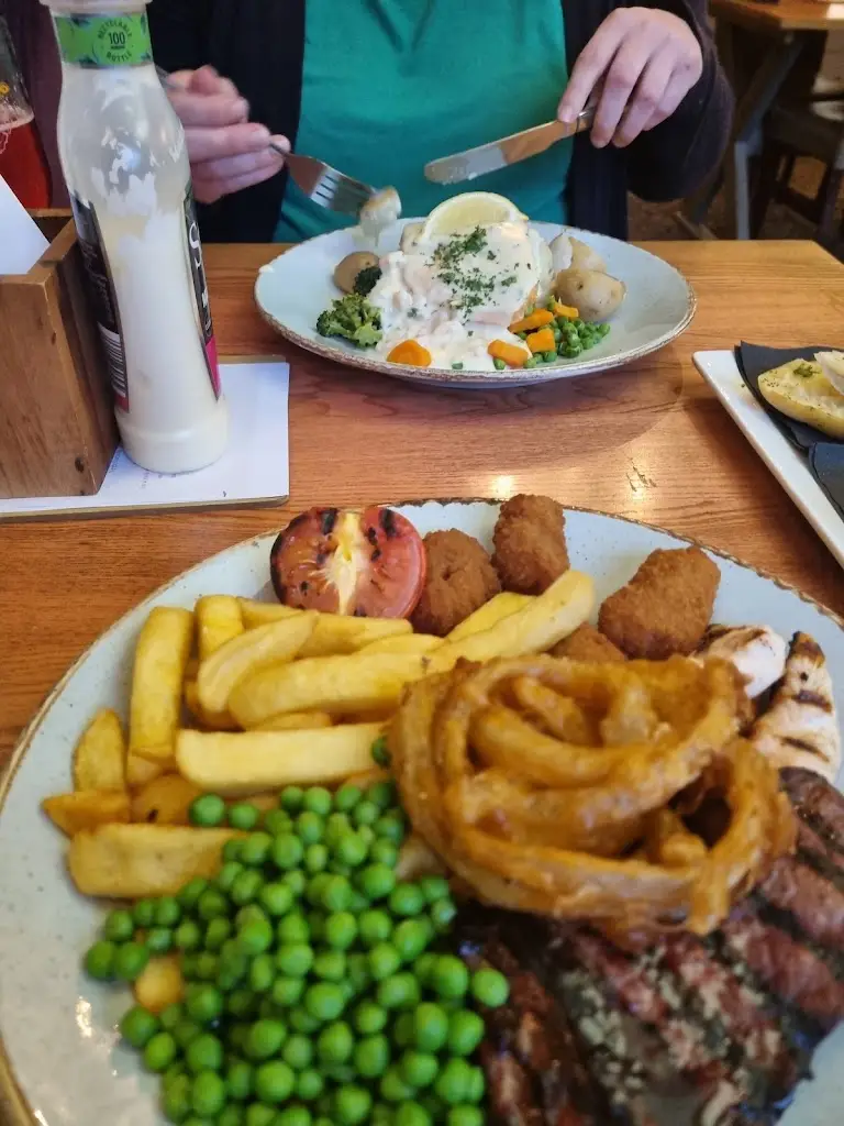 Antony Colledge_The Three Horseshoes_East Leake_review