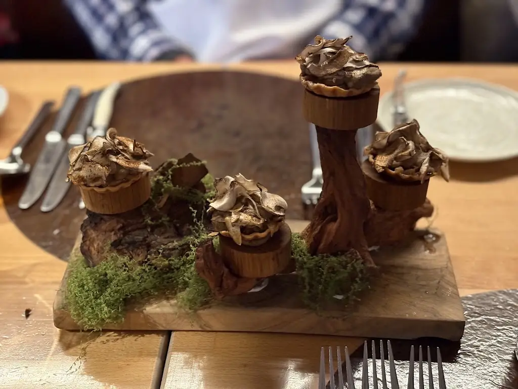 John Warlow_Hammer & Pincers_East Leake_review