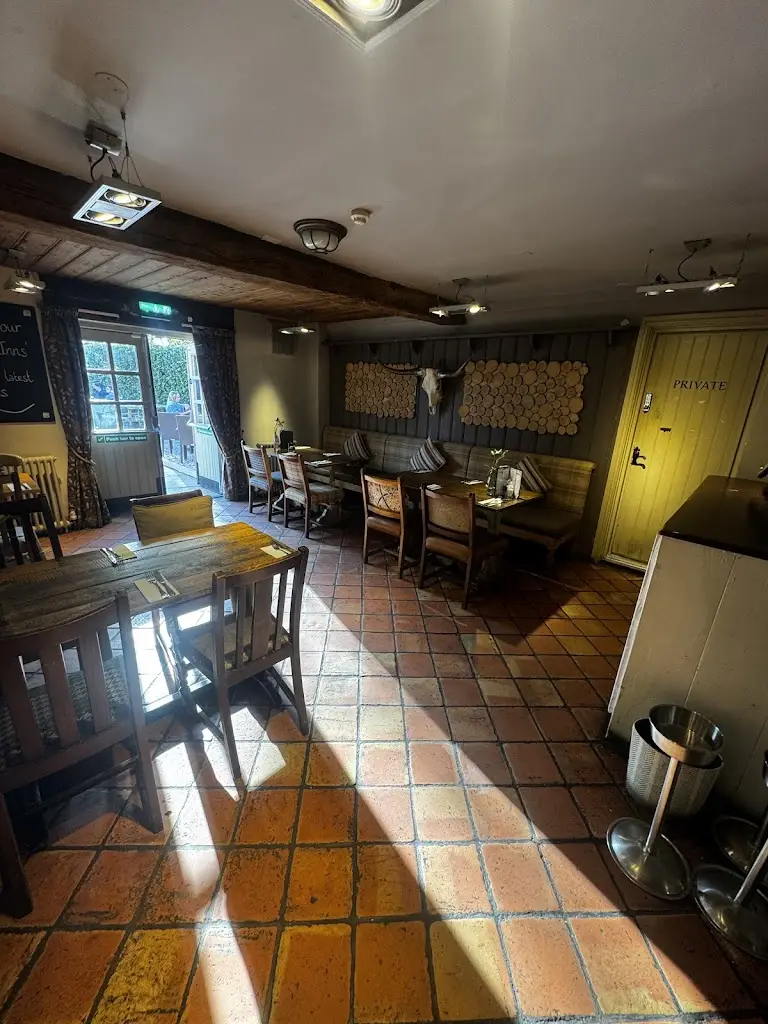 Damian aka Evo._The Packe Arms_East Leake_review