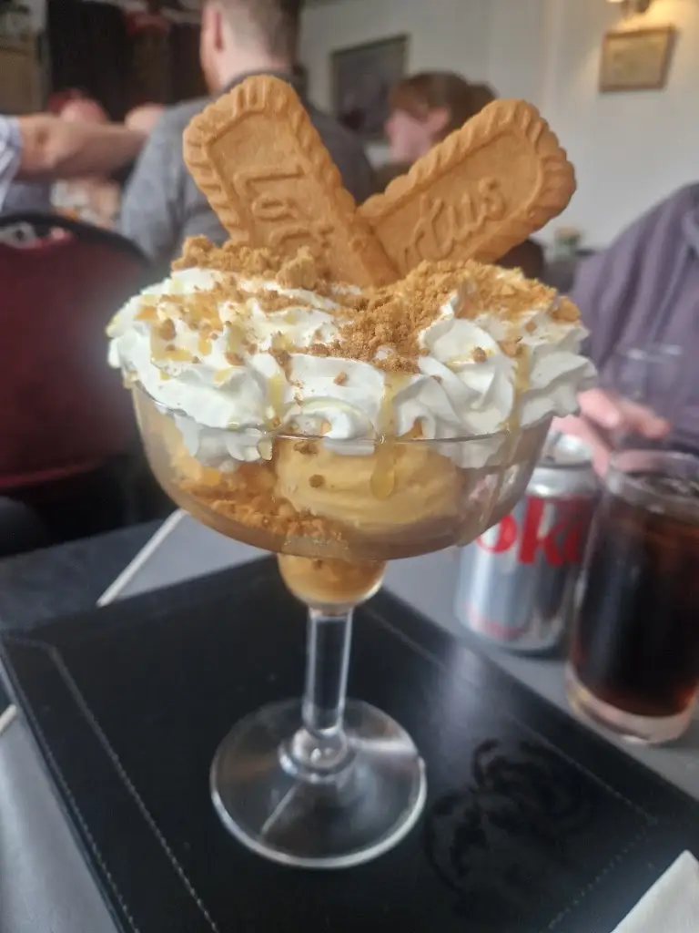 Rowena Newnham_The Coppice_Eastchurch_review