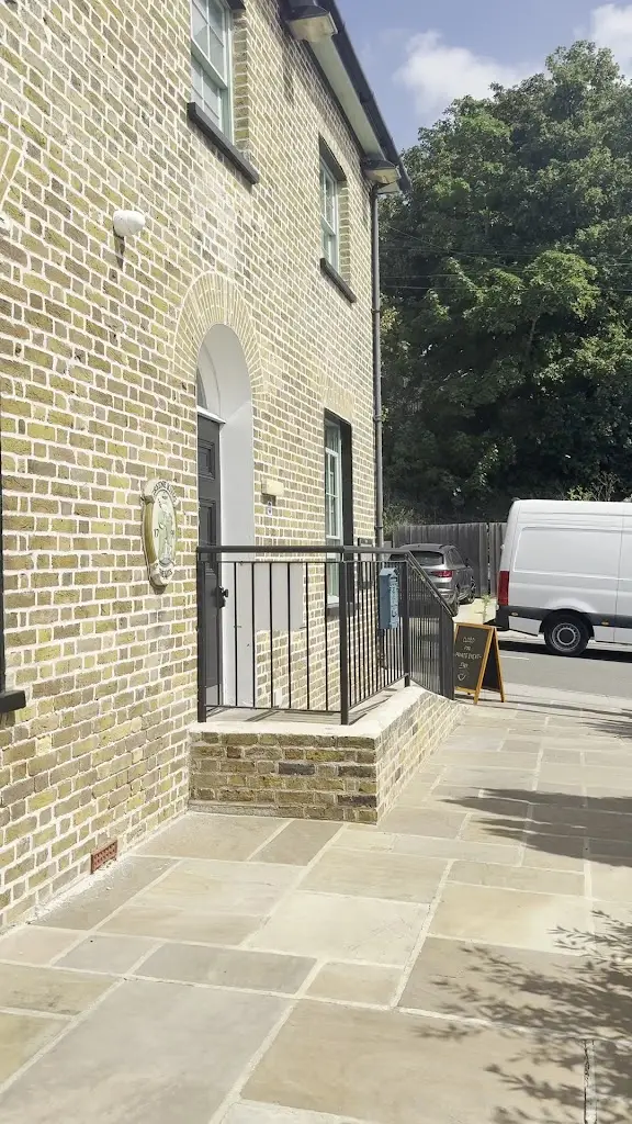 Suzanne Saleh_Banks Restaurant_Eastchurch_review