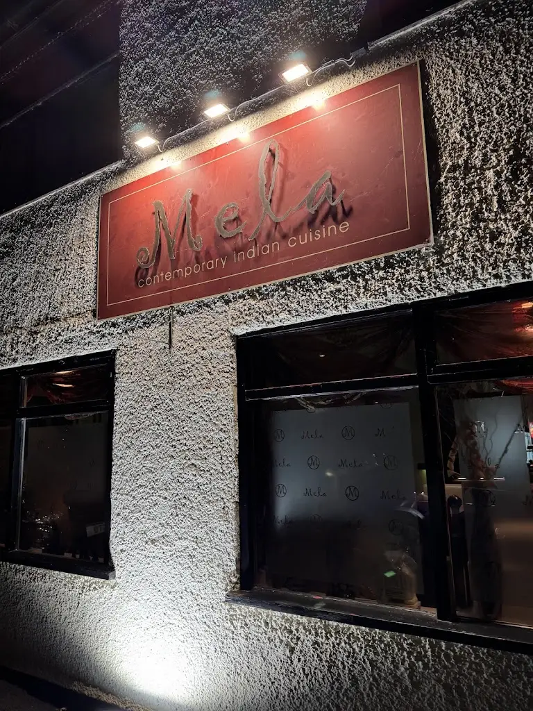 Mela_Aston Clinton_slider_image_1