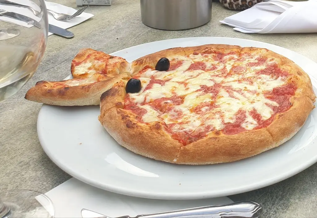 Catherine Kozlova_La Meridiana_East Horsley_review