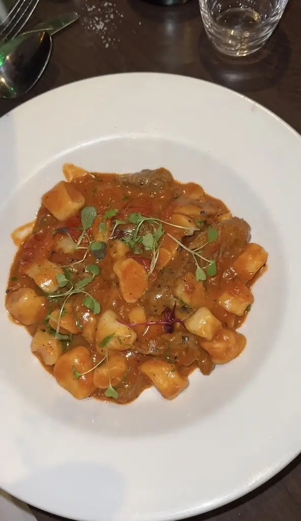 Nicolas Plotnicki Morales_La Meridiana_East Horsley_review