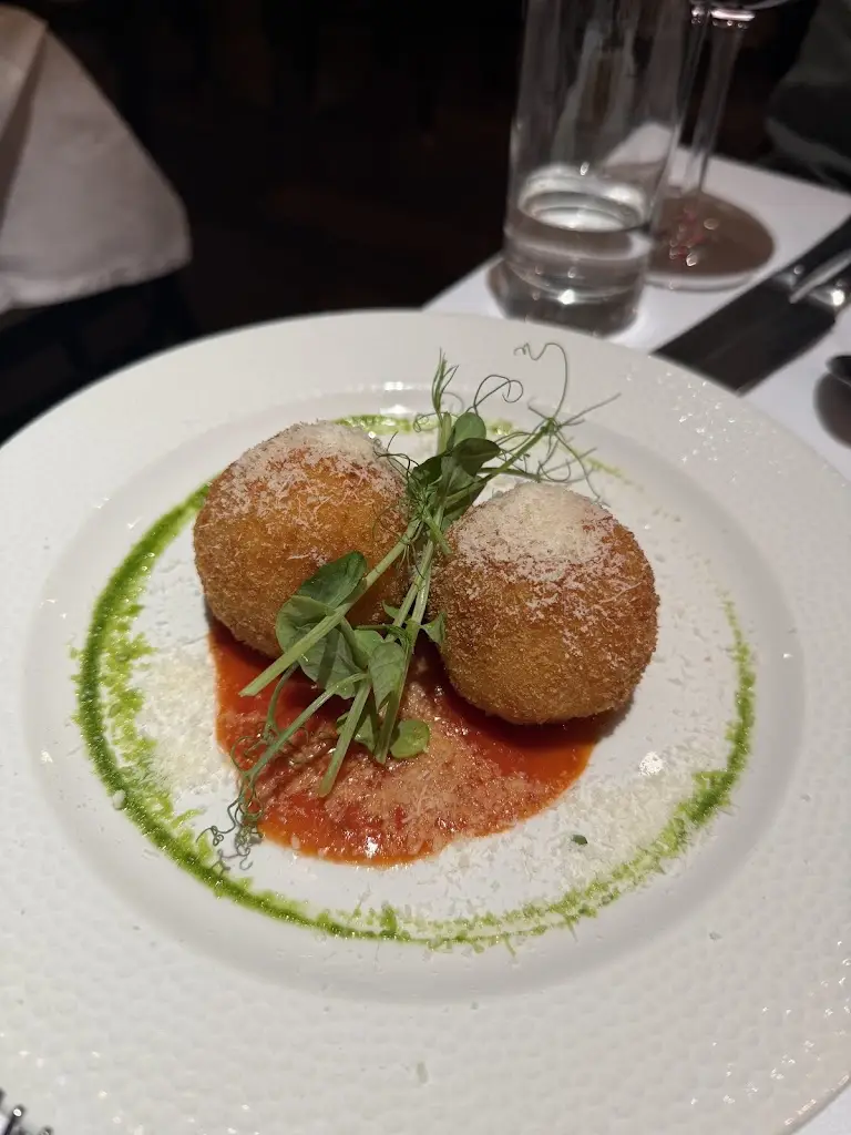 La Meridiana_East Horsley_slider_image_3