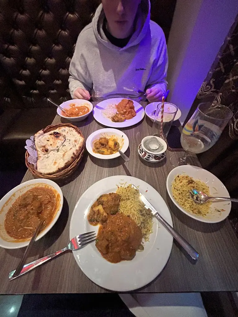 leon o'callaghan_Yasmin Indian Restaurant_East Horsley_review