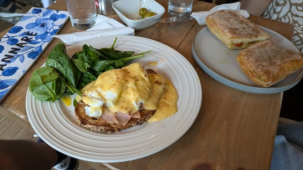 Jon Slinn_Annaré_East Horsley_review