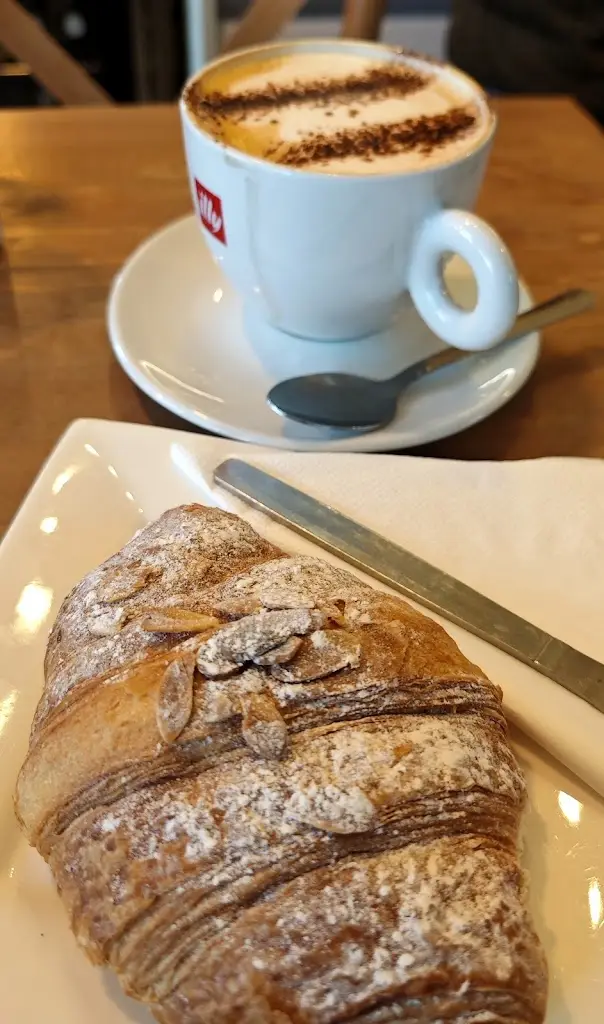 Annaré_East Horsley_slider_image_3