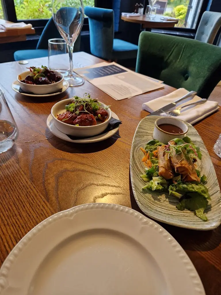 Thatcher’s Restaurant at The Thatcher’s Hotel_East Horsley_slider_image_2