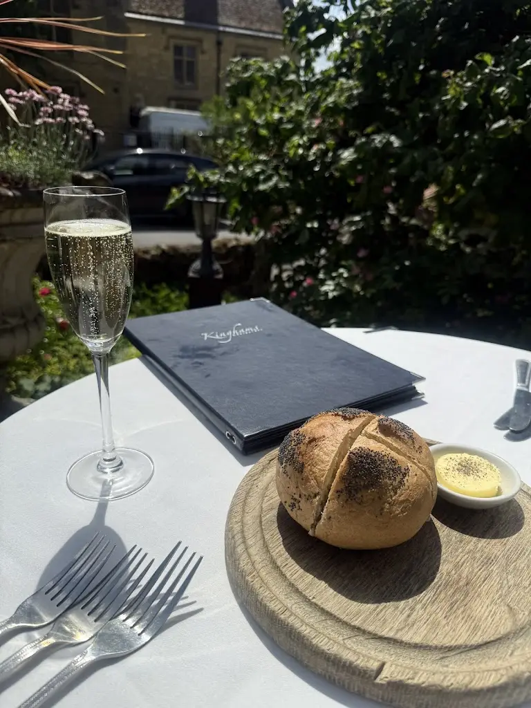 Sarah Abela_Kinghams Restaurant_East Horsley_review